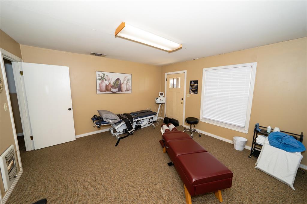 Clow 2 Add Town Coleman - Commercial Sale