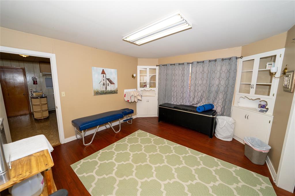 Clow 2 Add Town Coleman - Commercial Sale