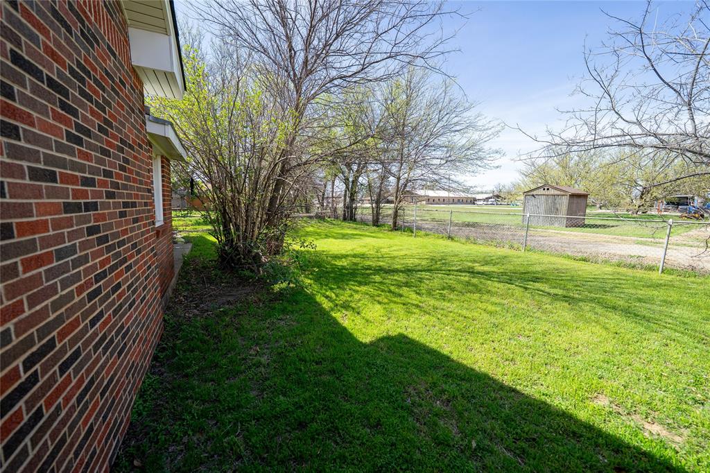 Clow 2 Add Town Coleman - Commercial Sale