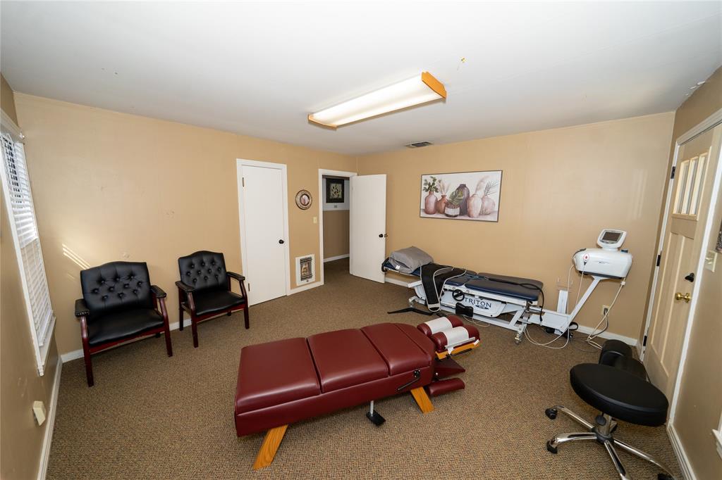 Clow 2 Add Town Coleman - Commercial Sale