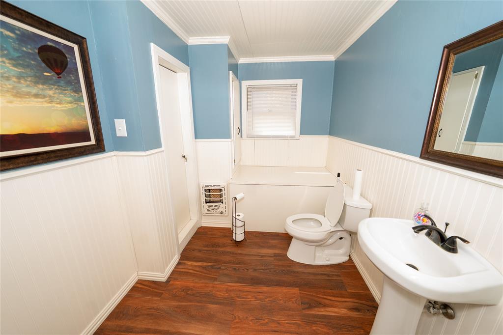 Clow 2 Add Town Coleman - Commercial Sale