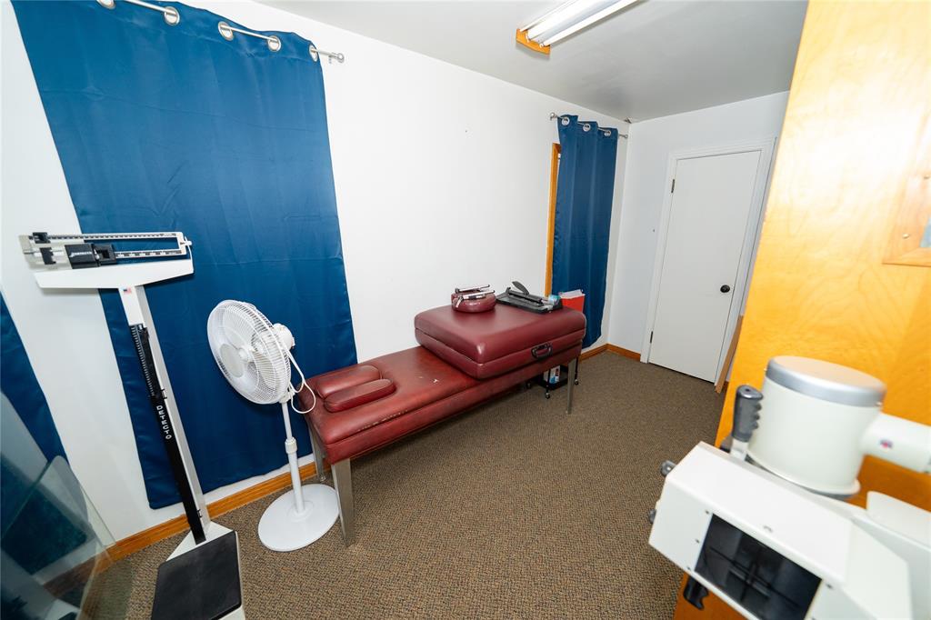 Clow 2 Add Town Coleman - Commercial Sale