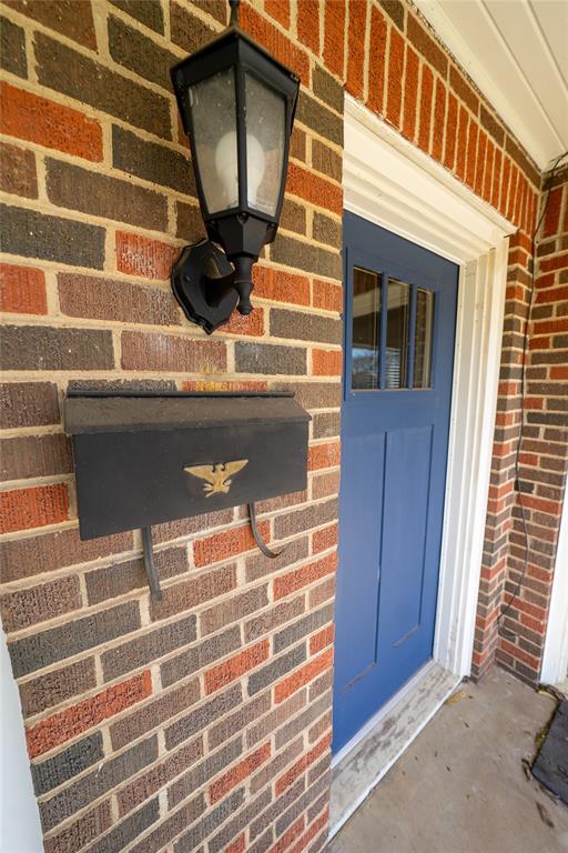 Clow 2 Add Town Coleman - Commercial Sale