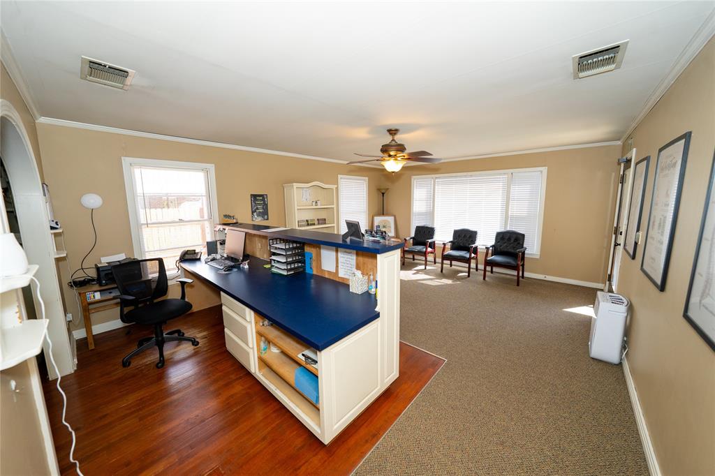 Clow 2 Add Town Coleman - Commercial Sale