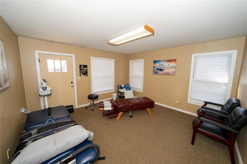 Clow 2 Add Town Coleman - Commercial Sale