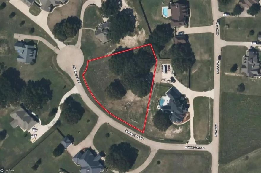 Beautiful 1.036+- vacant lot located in the highly sought after South Bend Estates subdivision.  Majestic oak trees offer ample shade for your future dream home.  Great location!  Close to hospital, schools, & shopping.  Minutes from Kaufman, Hwy 175, and I 20.