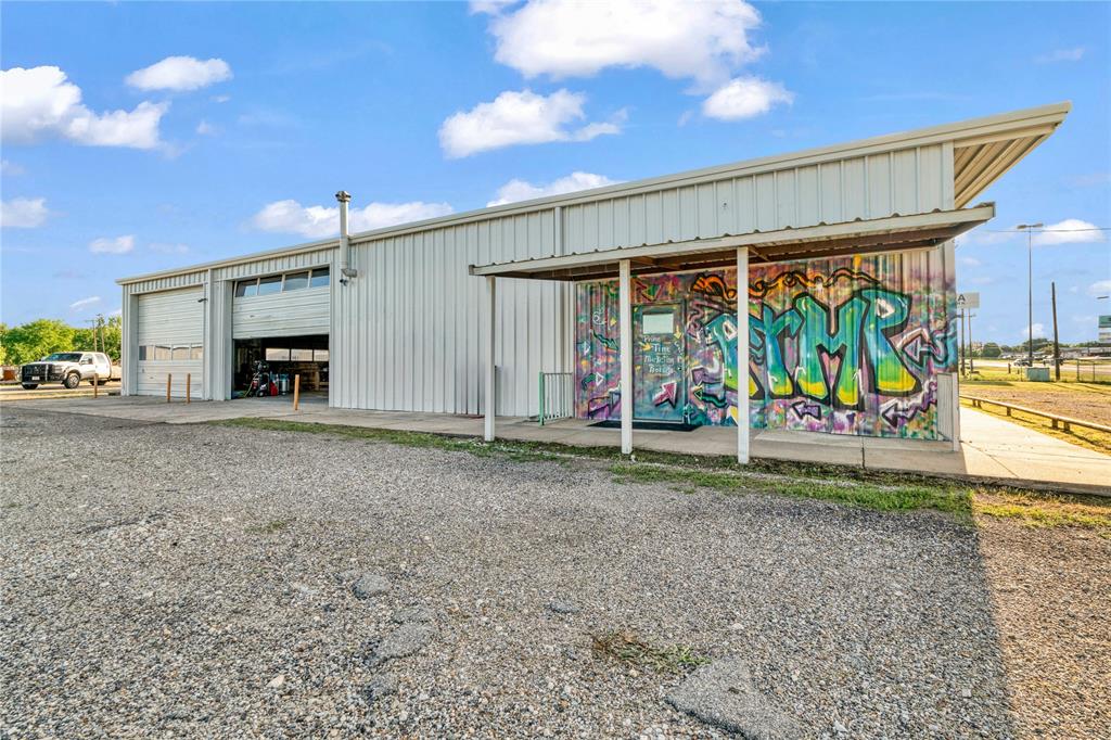 2210 US Highway 82 W