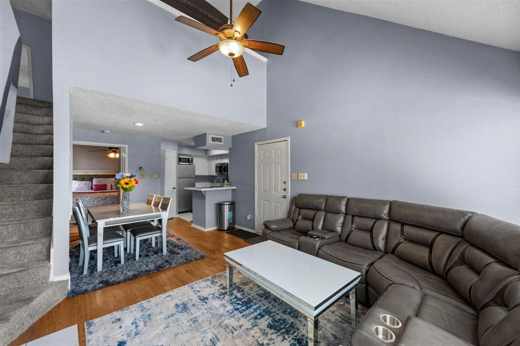 9815 Walnut Street 204