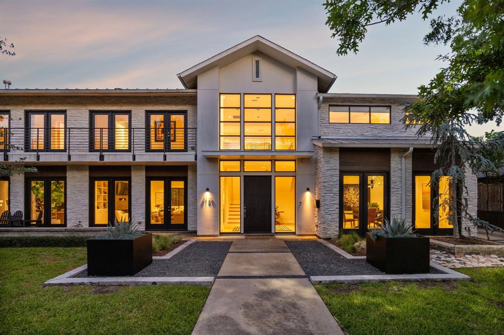 6130 Del Roy Drive