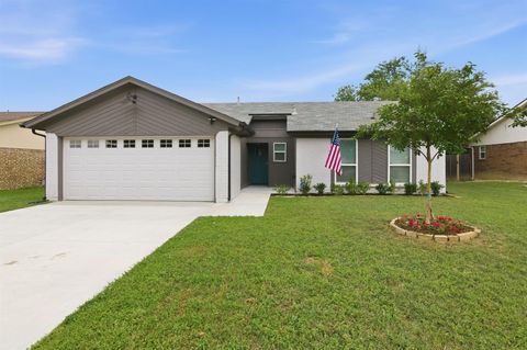 Photo of 6449 Highview Terrace, Watauga, TX 76148 (MLS # 21274047)