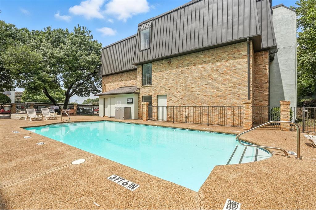 Cambridge Condos Ph 01 03 - Residential