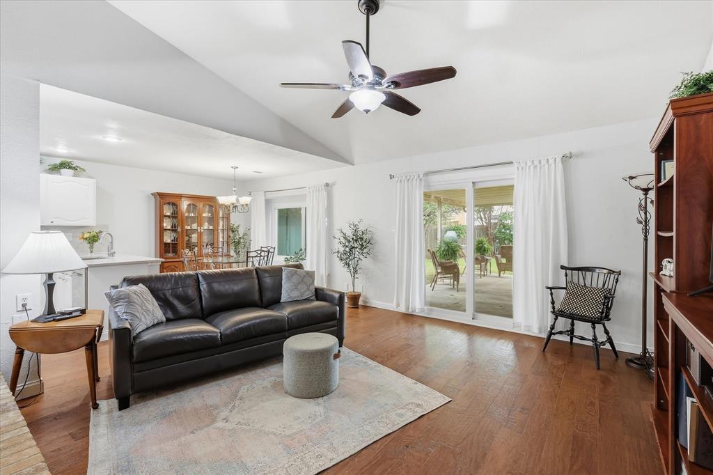 2837 Edinburg Lane
