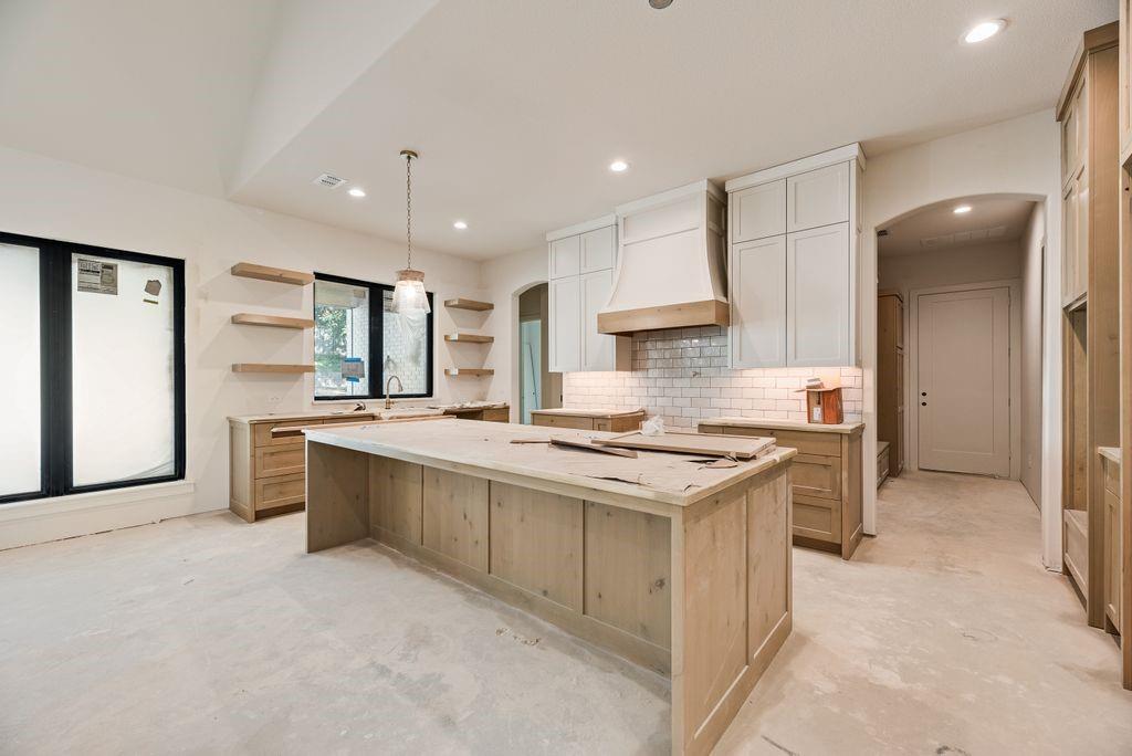 7 Horseshoe Drive