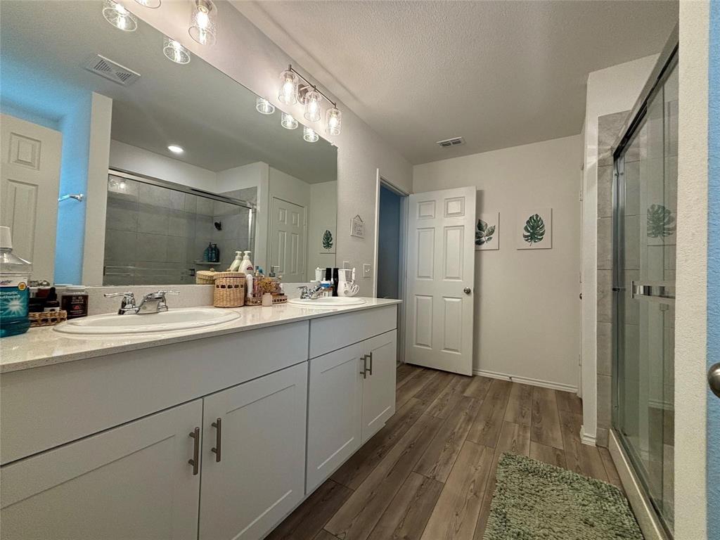 VERANDAH PH 6 - Residential Lease