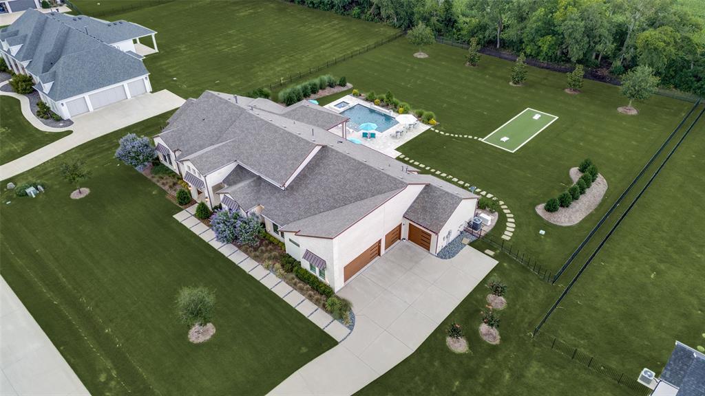 HIDDEN CREEKS POINTE - Residential