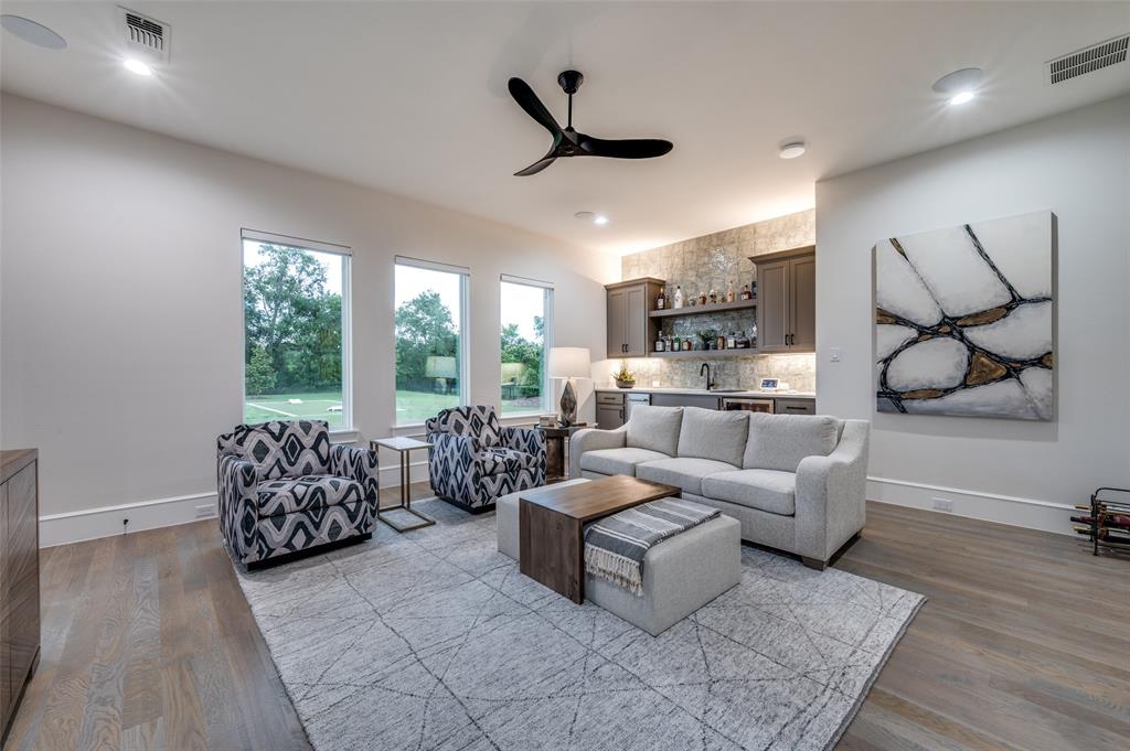 HIDDEN CREEKS POINTE - Residential