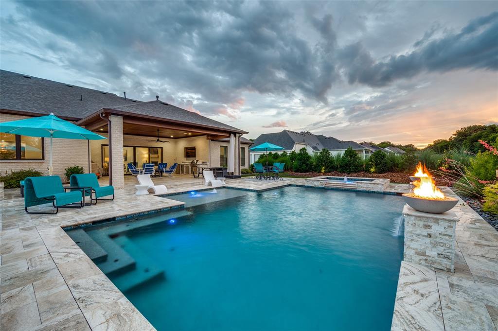 HIDDEN CREEKS POINTE - Residential