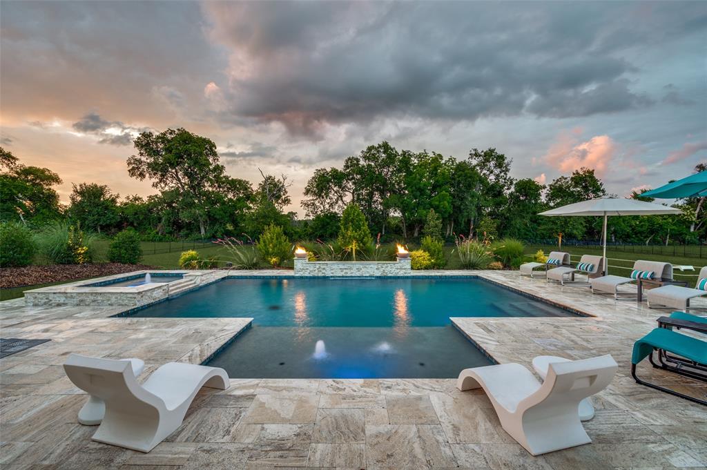 HIDDEN CREEKS POINTE - Residential