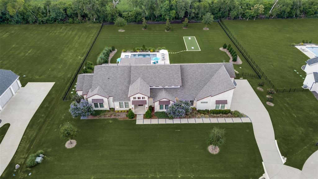 HIDDEN CREEKS POINTE - Residential