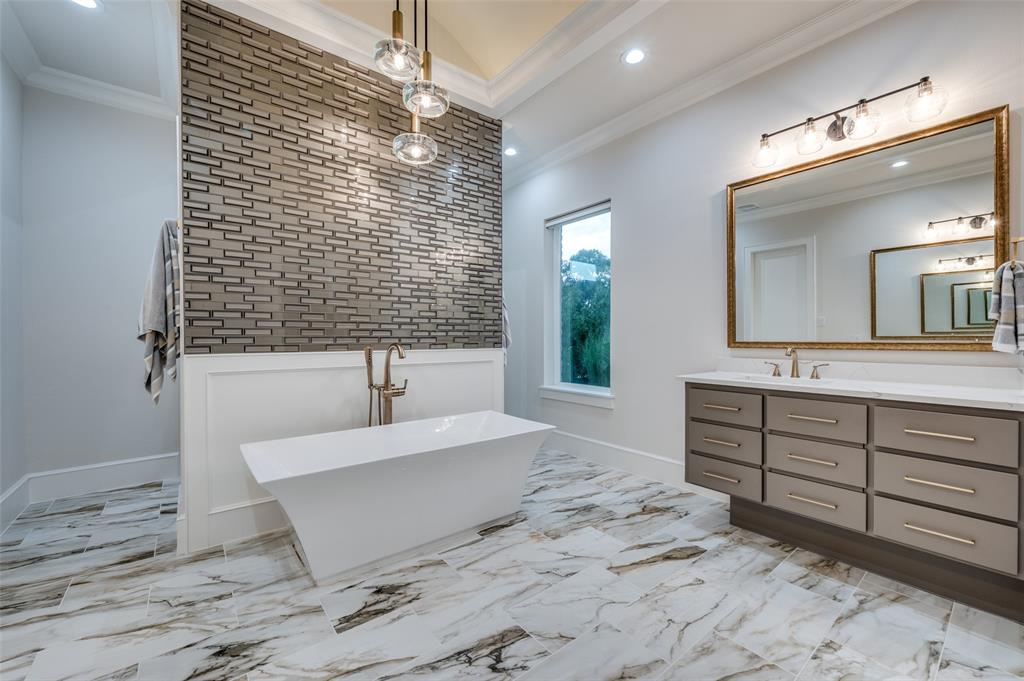 HIDDEN CREEKS POINTE - Residential