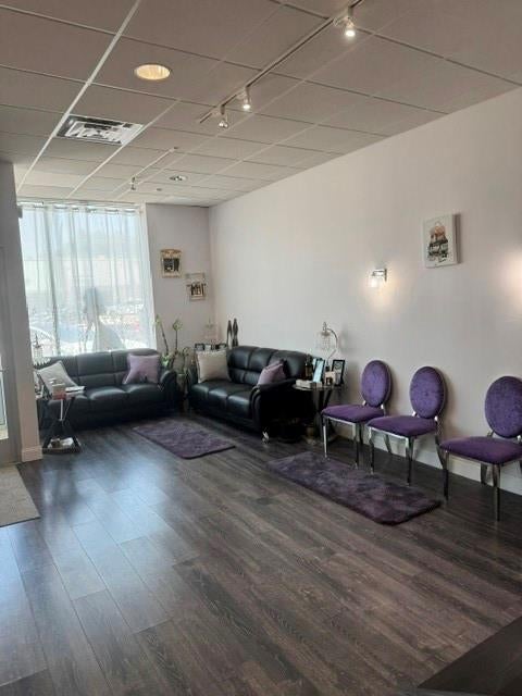 4341 W Lovers Lane