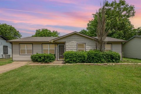 116 Denton Drive Euless TX 76039
