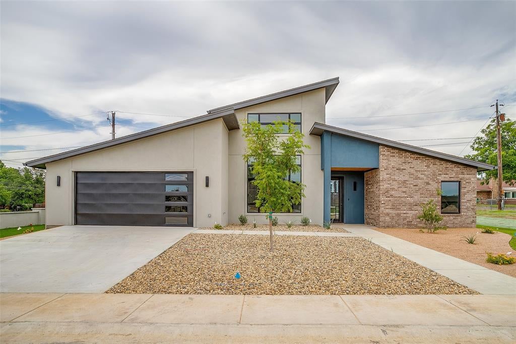 2601 Easy Street