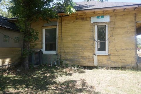 A home in Jacksboro