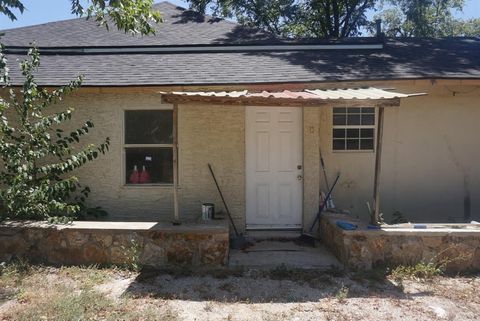 A home in Jacksboro