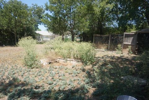 A home in Jacksboro