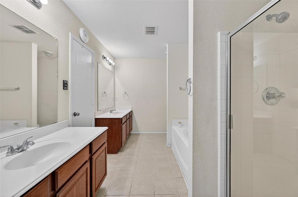 7424 Lake Front Trail