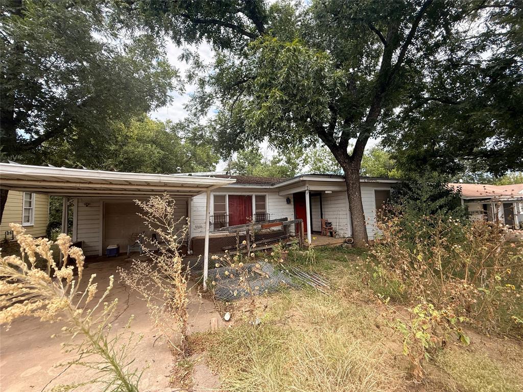 1114 W Mesquite
