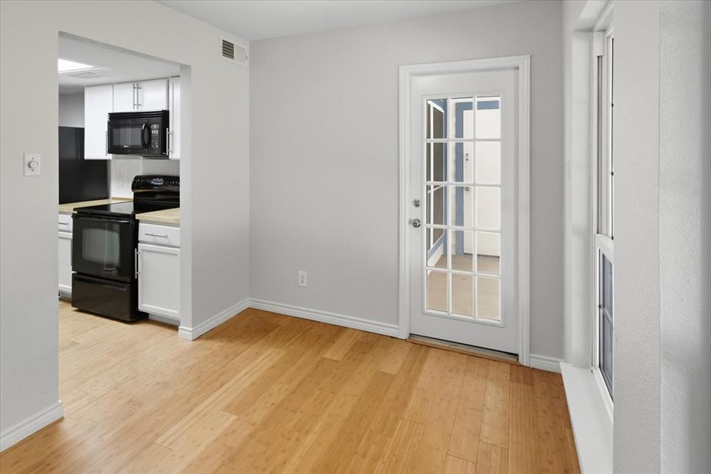 Willow Lane Condo - Residential