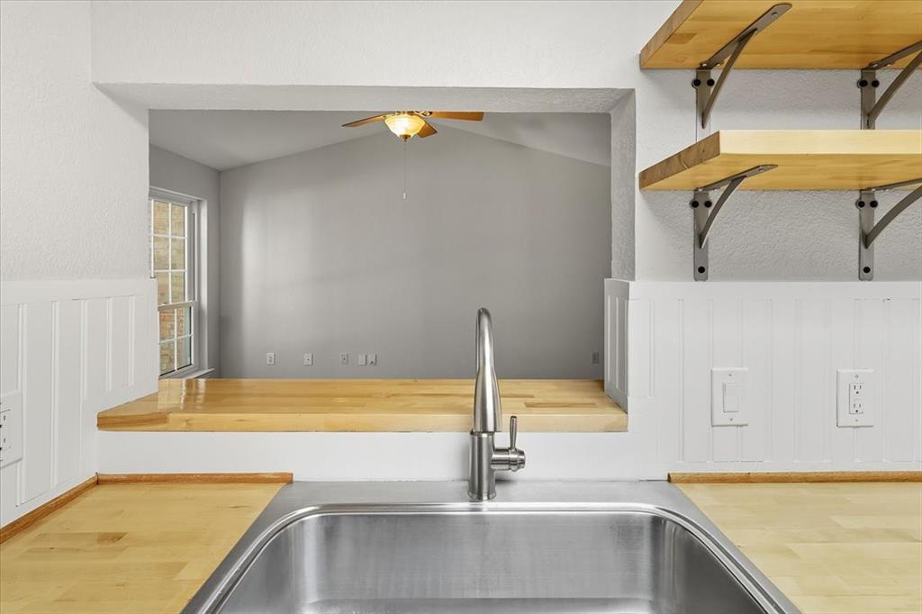 Willow Lane Condo - Residential