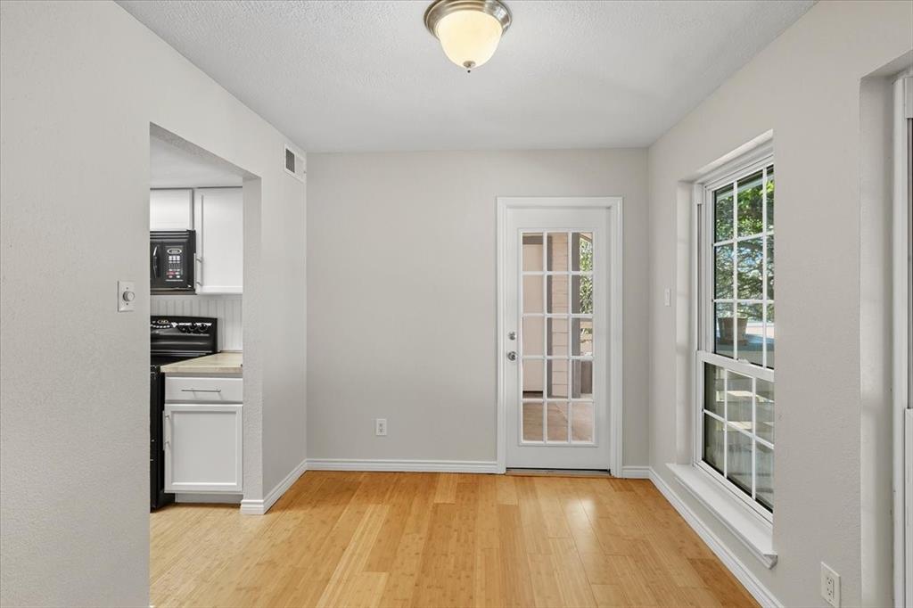 Willow Lane Condo - Residential