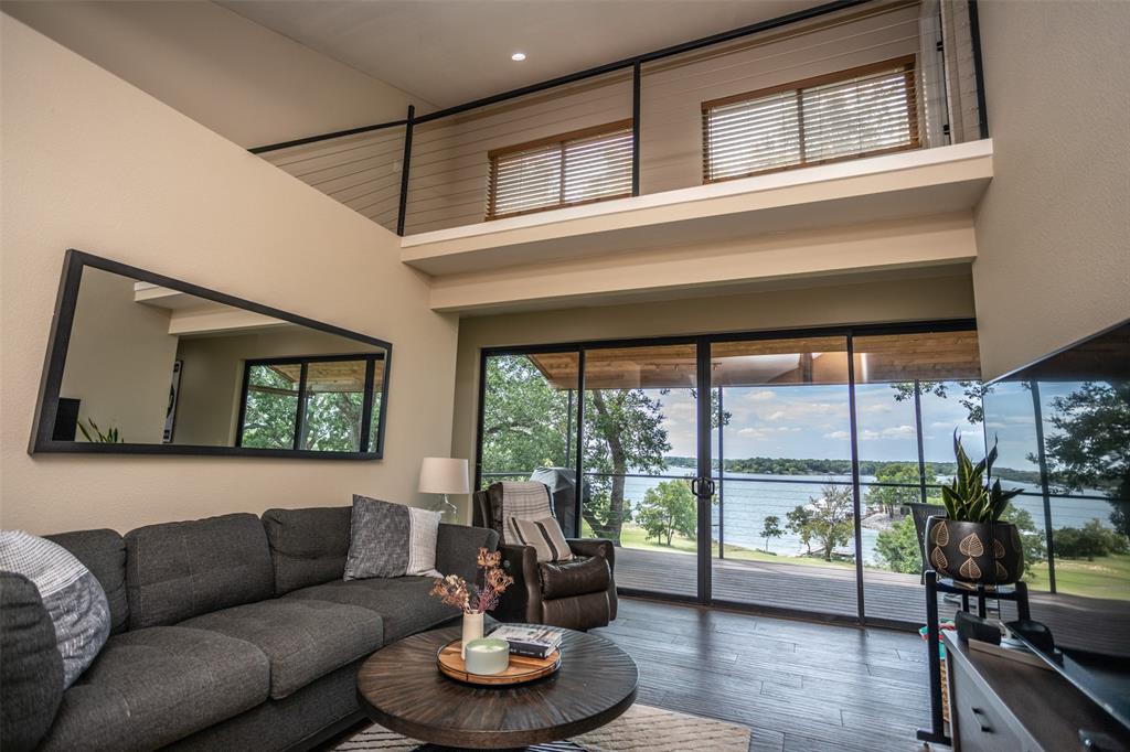 Moss Lake Estate - Residential