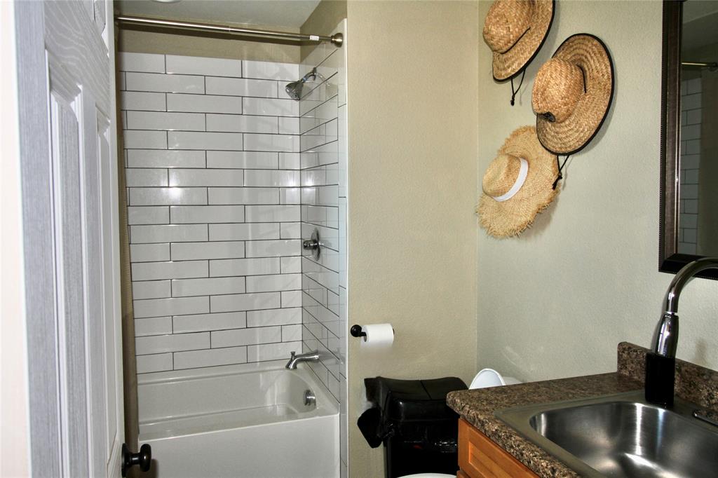 Moss Lake Estate - Residential