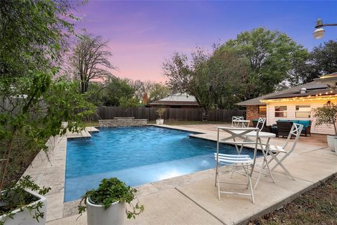 Photo of 5704 Silver Lake Circle, Waco, TX 76710 (MLS # 21123038)