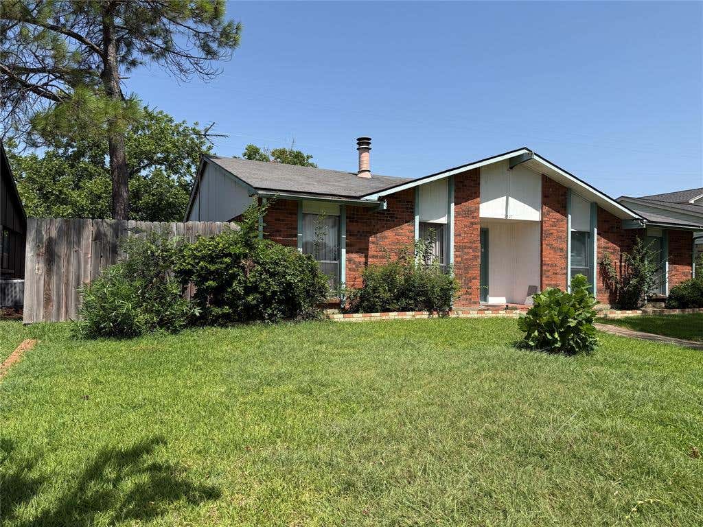 Photo of 3527 Longcourt Circle, Mesquite, TX 75150 (MLS # 21346436)