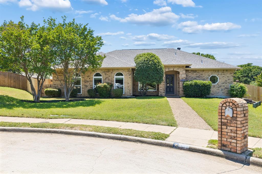 2804 Gainesborough Drive