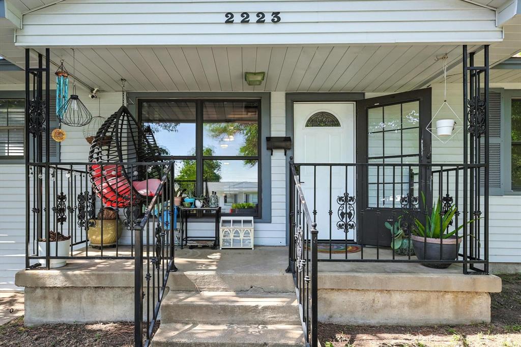 2223 Dennis Street