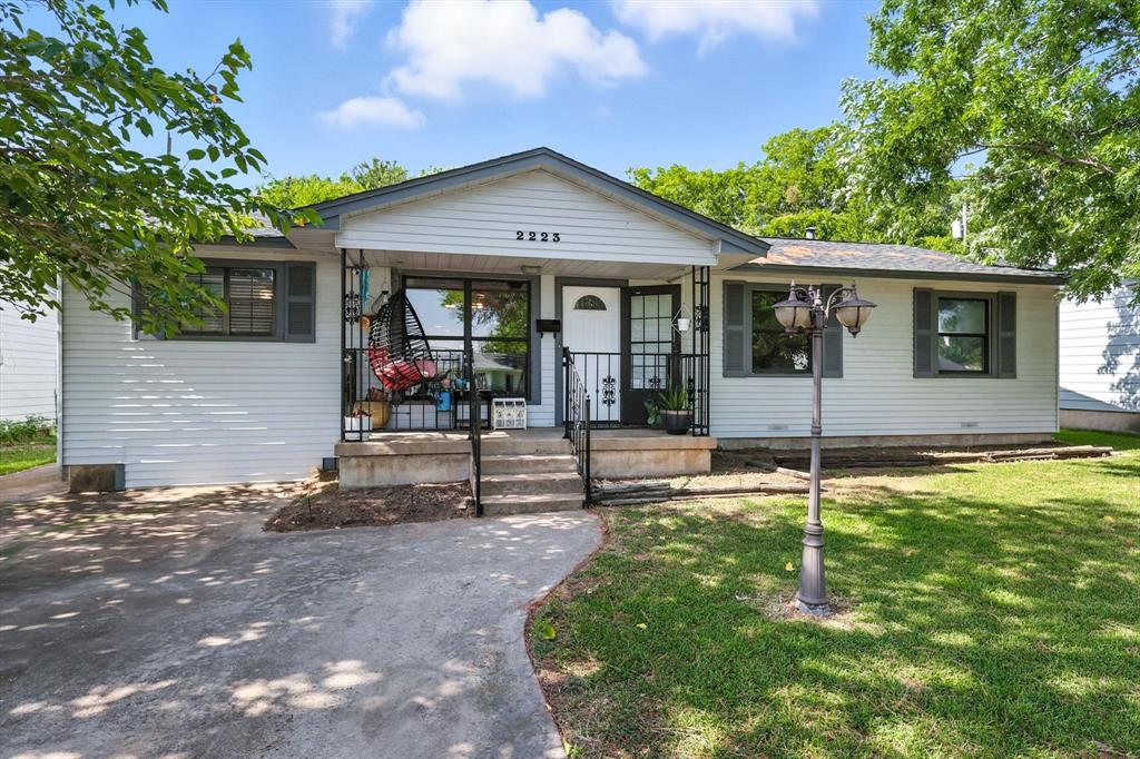 2223 Dennis Street