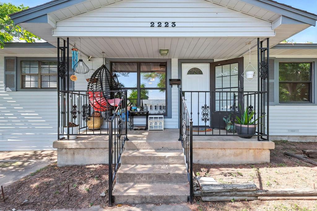 2223 Dennis Street
