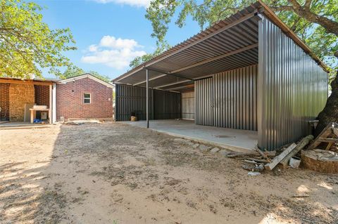 A home in Mineral Wells