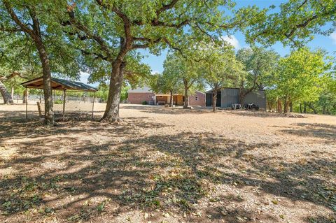 A home in Mineral Wells