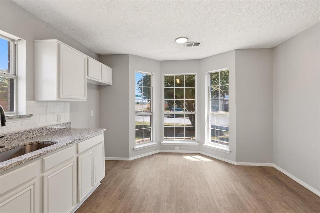 8195 Waterside Trail