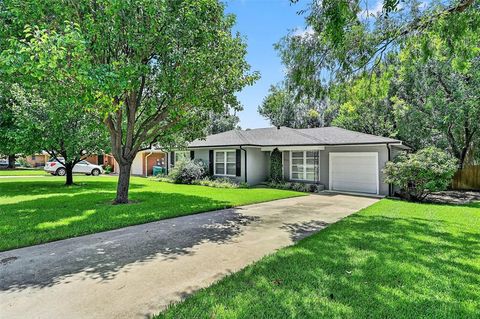 Property photo of 720 n mckown avenue, sherman, TX 75092