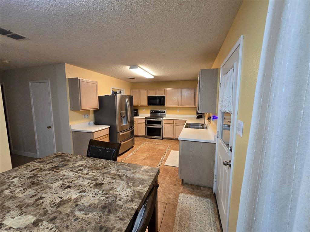 3813 Summer Hill Drive