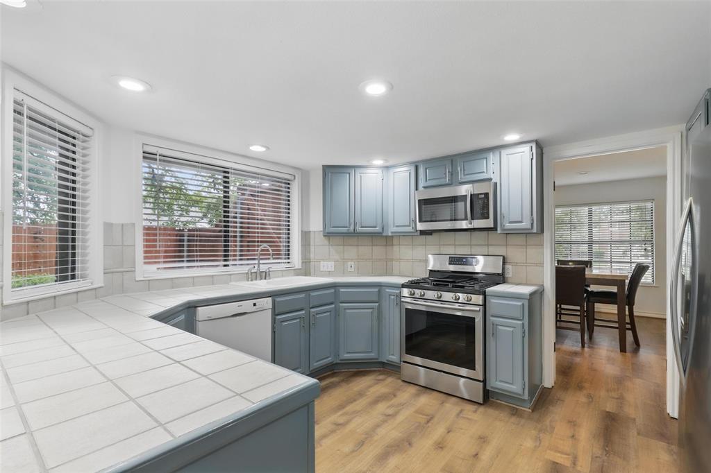 1206 Hickory Valley Court