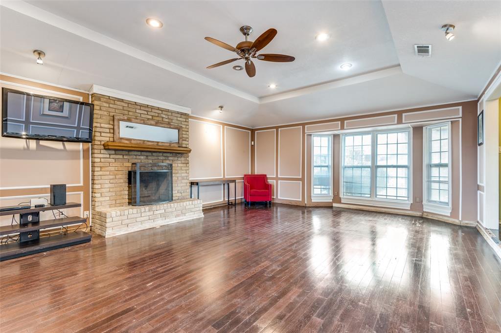 2206 Greenbriar Court